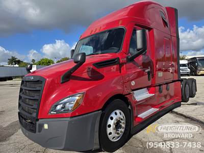 Freightliner Cascadia 126 Sleeper Semi Truck - Detroit, Other