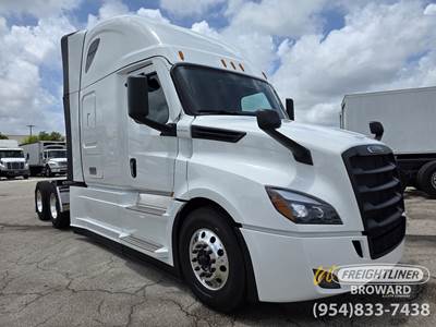 Freightliner Cascadia 126 Sleeper Semi Truck - Detroit, Other