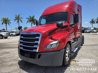 Freightliner Cascadia 126 Sleeper Semi Truck - Detroit, Other