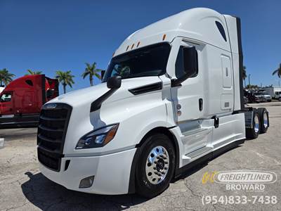 Freightliner Cascadia 126 Sleeper Semi Truck - Detroit, Other