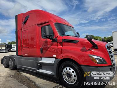 Freightliner Cascadia 126 Sleeper Semi Truck - Detroit 425HP, Automatic