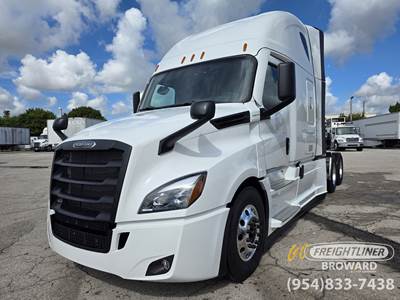 Freightliner Cascadia 126 Sleeper Semi Truck - Detroit 505HP, Other