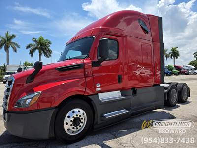 Freightliner Cascadia 126 Sleeper Semi Truck - Detroit, Other