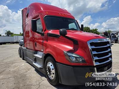 Freightliner Cascadia 126 Sleeper Semi Truck - Detroit, Other
