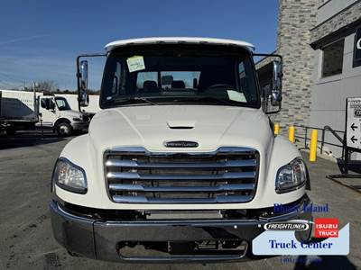 2025 Freightliner M2 106Plus Hook Lift 26,000 GVW, 260HP Cummins Diesel.