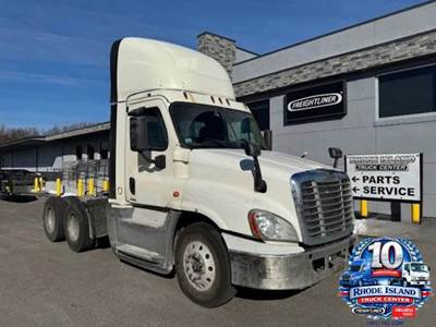 2017 Freightliner Cascadia 125 Day Cab 450HP, 10spd Manual