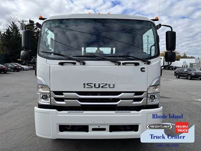 2026 Isuzu FTR Hooklift 25,950 GVW, 260HP CUMMINS DIESEL.