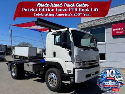 2026 Isuzu FTR Hooklift Patriot Edition. 25,950 GVW, 260HP CUMMINS DIESEL.