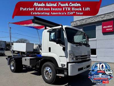 2026 Isuzu FTR Hooklift Patriot Edition. 25,950 GVW, 260HP CUMMINS DIESEL.