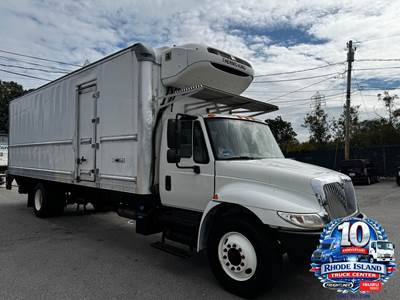 2016 International 4300 26' Refrigerated Truck 26,000 GVWR, Cummins Diesel, Allison Automatic, Curbside Door, Power Liftgate, Thermo King Reefer