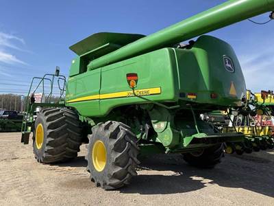 John Deere 9770 STS Combine