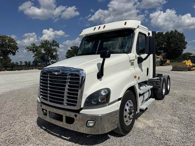Freightliner Cascadia 125 Day Cab Truck - Detroit 455HP, 10 Speed Manual