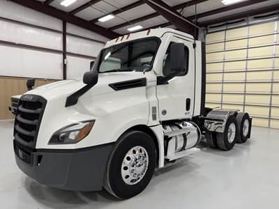 Freightliner Cascadia 126 Day Cab Truck - Detroit 435HP, 12 Speed Dt12 Automatic