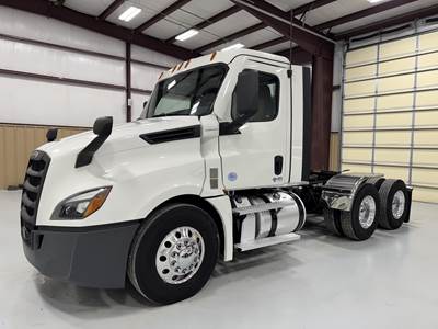 Freightliner Cascadia 126 Day Cab Truck - Detroit 435HP, 12 Speed Dt12 Automatic
