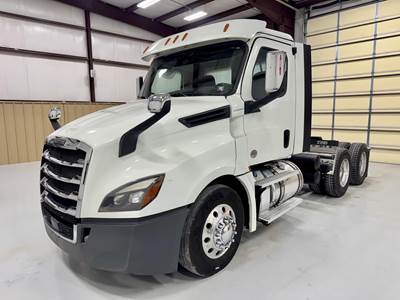 Freightliner Cascadia 126 Day Cab Truck - Detroit 455HP, 12 Speed Dt12 Automatic