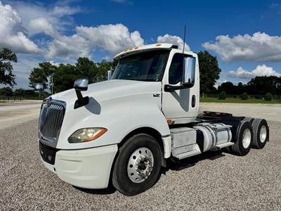 International LT Day Cab Truck - Cummins 450HP, 10 Speed Manual