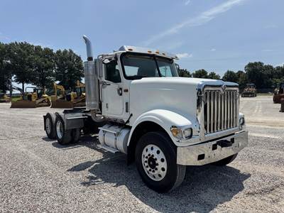 International Paystar 5900 Day Cab Truck - Cummins 455HP, 10 Speed Manual