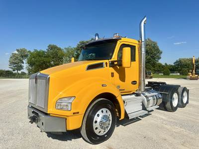 Kenworth T880 Day Cab Truck - Cummins 500HP, Amt