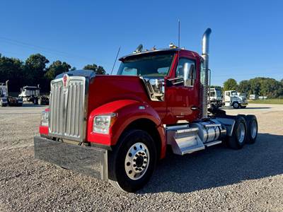 Kenworth W990 Day Cab Truck - Paccar 455HP, 12 Speed Amt