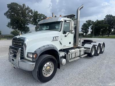 Mack Granite 64FT Day Cab Truck - MP8 505HP, Amt