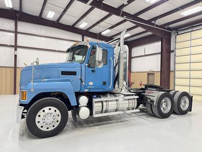 Mack Pinnacle 64T Day Cab Truck - MP8-445C 445HP, 12 Speed M Drive Automatic