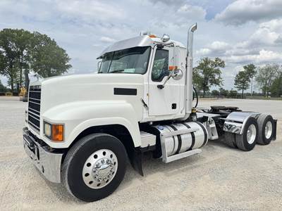 Mack Pinnacle CHU613 Day Cab Truck - MP8 445HP, 13 Speed Manual