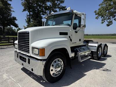 Mack Pinnacle CHU613 Day Cab Truck - MP8 445HP, 10 Speed Manual