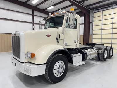 Peterbilt 365 Day Cab Truck - Paccar 455HP, 10 Speed Manual