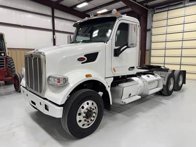 Peterbilt 567 Day Cab Truck - Paccar 455HP, 10 Speed Manual