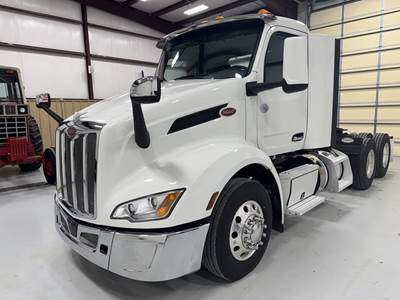 Peterbilt 579 Day Cab Truck - Paccar 456HP, 12 Speed Amt