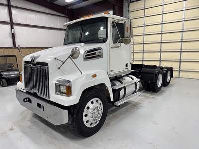 Western Star 4700 Day Cab Truck - Detroit 450HP, Amt