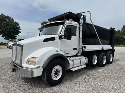 Kenworth T880 Tri Axle Dump Truck - Paccar 455HP, 12 Speed Ultrashift Automatic