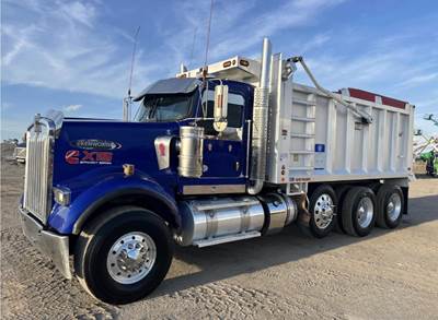 Kenworth W900 Tri Axle Dump Truck - Cummins 525HP, 6 Speed Allison Rds Automatic, 17' Dump