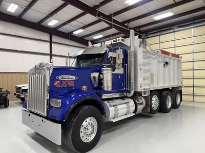 Kenworth W900 Tri Axle Dump Truck - Cummins 525HP, 6 Speed Allison Rds Automatic, 17' Dump