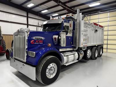 Kenworth W900 Tri Axle Dump Truck - Cummins 525HP, 6 Speed Allison Rds Automatic, 17' Dump
