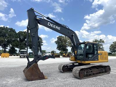 John Deere 200G Excavator