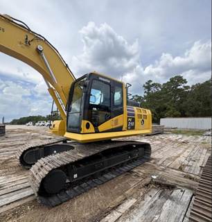 Komatsu PC210LC-11 Excavator