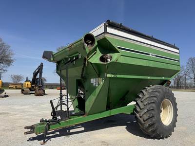 J&M 750-14 Grain Cart