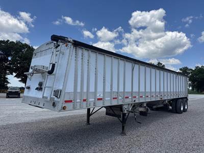 Cornhusker Aluminum Hopper / Grain Trailer - Spring