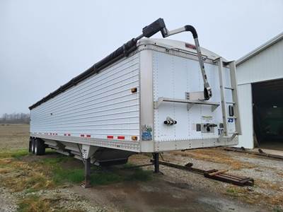 Timpte TANDEM AXLE SEMI HOPPER TRAILER Hopper / Grain Trailer