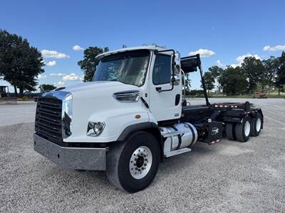 Freightliner 114SD Roll Off Truck - Detroit, 6 Speed Allison Rds Automatic