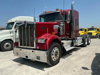 Kenworth W900 Sleeper Semi Truck - Flat Top Sleeper, Paccar 510HP, 18 Speed Manual