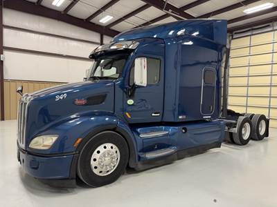 Peterbilt 579 Sleeper Semi Truck - Mid Roof Sleeper, Paccar 455HP, 12 Speed Automatic