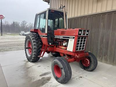 International 1086 Tractor