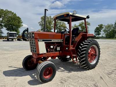 International 886 Tractor