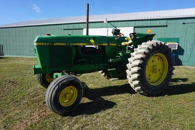 John Deere 2950 Tractor