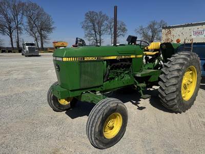 John Deere 2950 Tractor