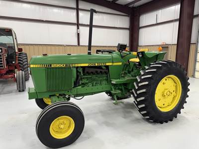 John Deere 2950 Tractor