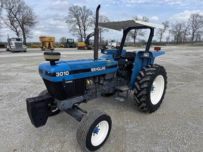 New Holland 3010 Tractor
