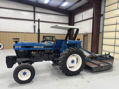 New Holland 3010 Tractor